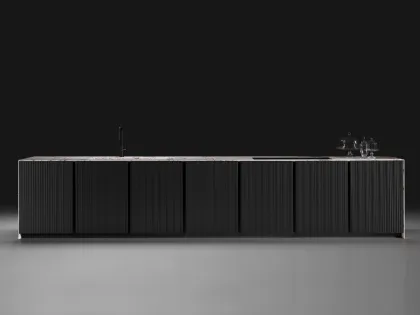 Cucina Design a isola KU45 Stripe in legno Nero con top e fianchi in marmo Melbourne di Key Cucine